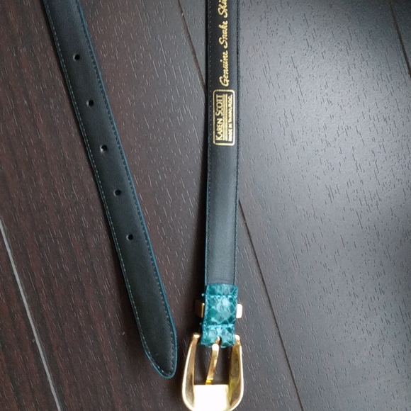 SOLD Vintage blue/emerald genuine snake skin belt - Picture 10 of 12